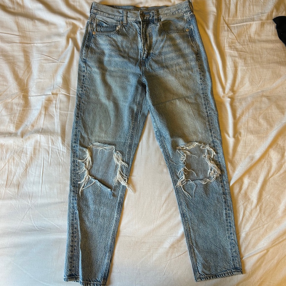 American Eagle Mom Jeans size 6